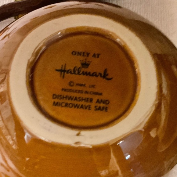 Hallmark Fall Thanksgiving Autumn Acorn Ceramic Bowl with Serving Spoon Set of 2 - Picture 4 of 5